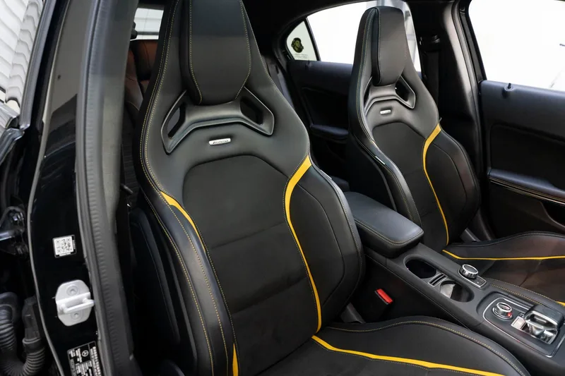 Mercedes-Benz Mercedes-AMG A-Class 2017 AMG A 45 4MATIC Edición limitada Dark Night Thunder interior foto 12