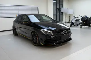 Mercedes-Benz Mercedes-AMG A-Class 2017 AMG A 45 4MATIC Edición limitada Dark Night Thunder interior foto 15