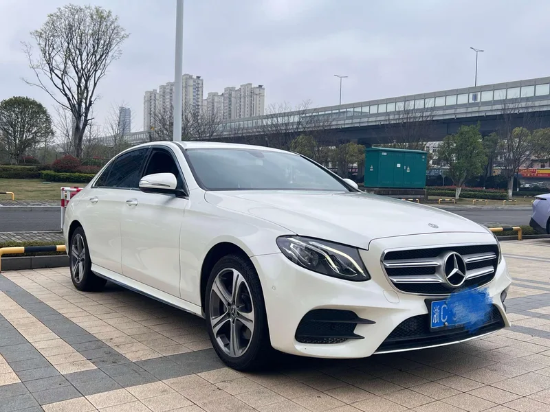 Mercedes-Benz E-Class 2018 Restyling E 200 L Sporty 4MATIC interior photo 14