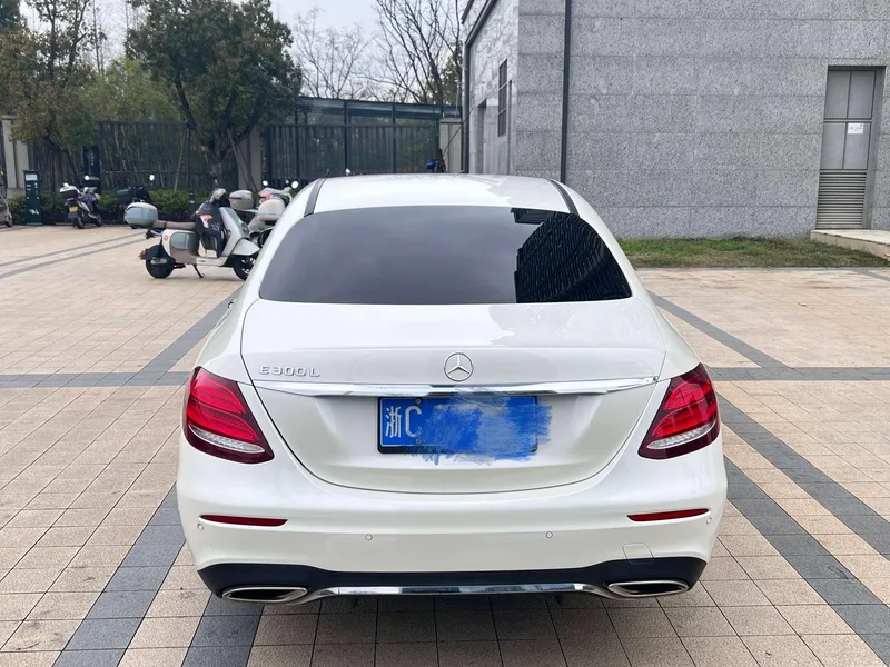 Mercedes-Benz E-Class 2018 Restyling E 200 L Sporty 4MATIC interior photo 16