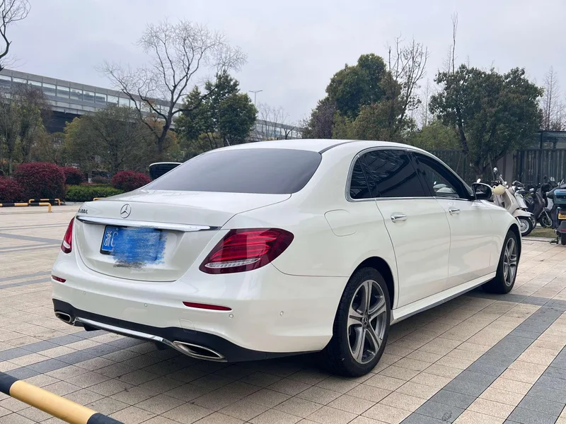Mercedes-Benz E-Class 2018 Restyling E 200 L Sporty 4MATIC interior photo 17