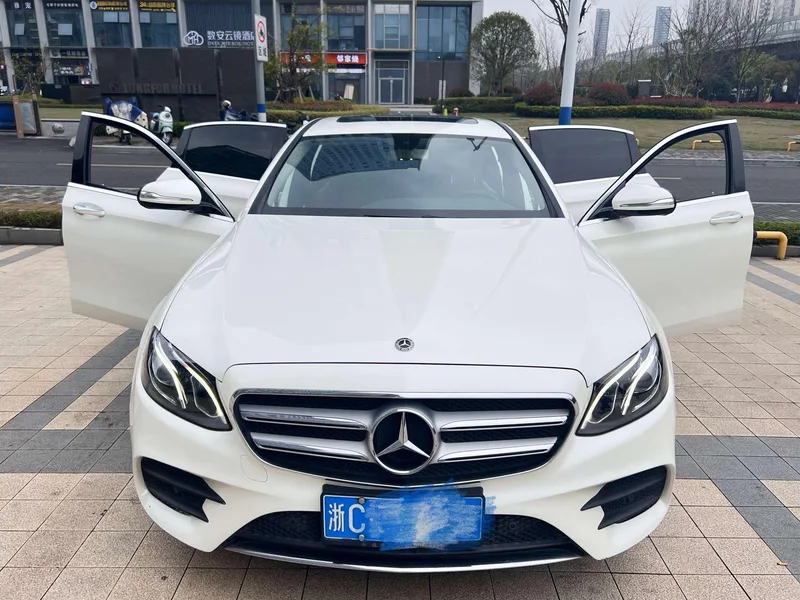 Mercedes-Benz E-Class 2018 Restyling E 200 L Sporty 4MATIC interior photo 18