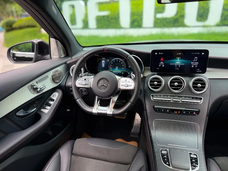 Mercedes-Benz GLC AMG 2020 AMG GLC 43 4MATIC intérieur photo 8