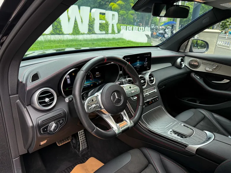 Mercedes-Benz GLC AMG 2020 AMG GLC 43 4MATIC intérieur photo 9