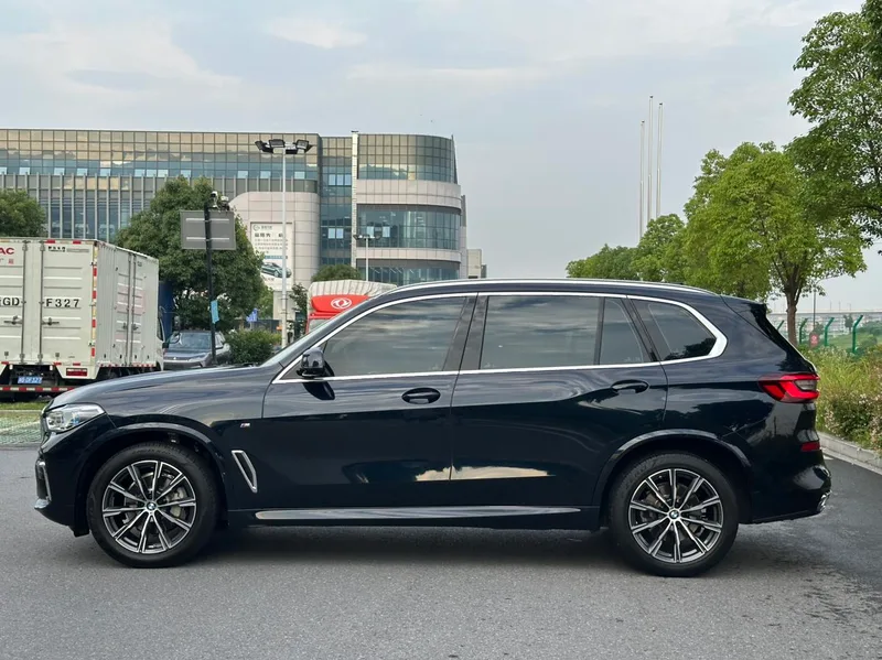 BMW X5 2022 xDrive 30Li Премиум-класса M Спортивный костюм экстерьер фото 4