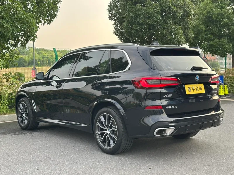 BMW X5 2022 xDrive 30Li Премиум-класса M Спортивный костюм интерьер фото 17