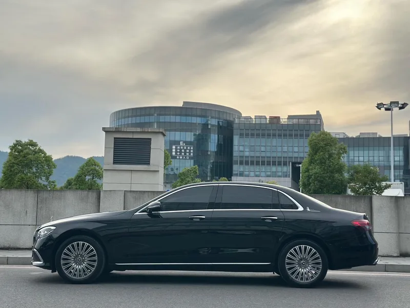 Mercedes-Benz E-Class 2023 E 300 L Luxury type Passenger car exterior photo 4