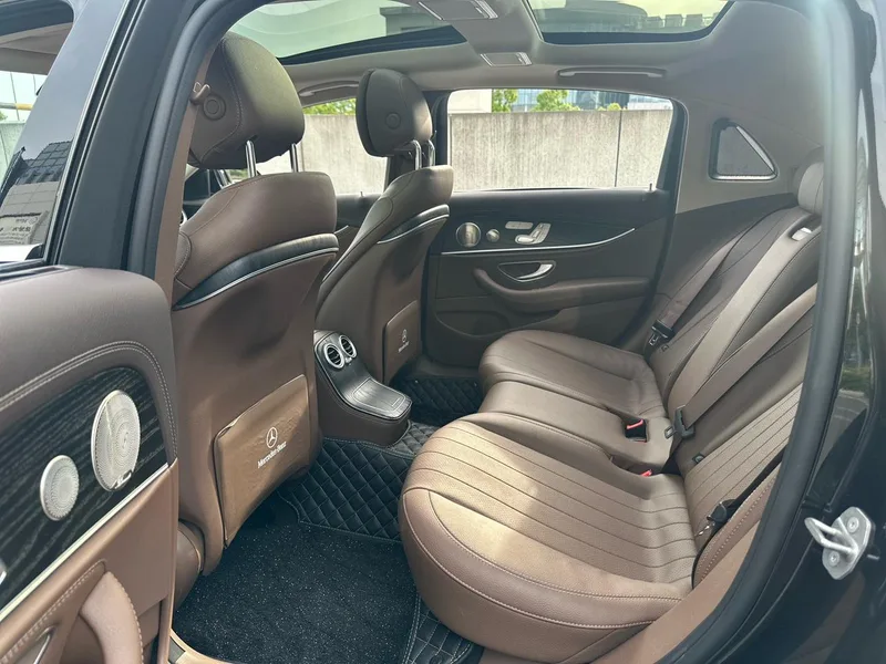 Mercedes-Benz E-Class 2023 E 300 L Luxury type Passenger car interior photo 9