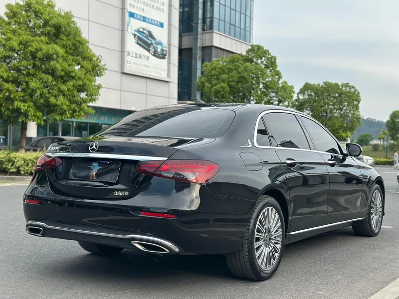 Mercedes-Benz E-Class 2023 E 300 L Luxury type Passenger car interior photo 14
