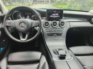 Mercedes-Benz C-Class 2018 C 180 L Edición deportiva de moda interior foto 7