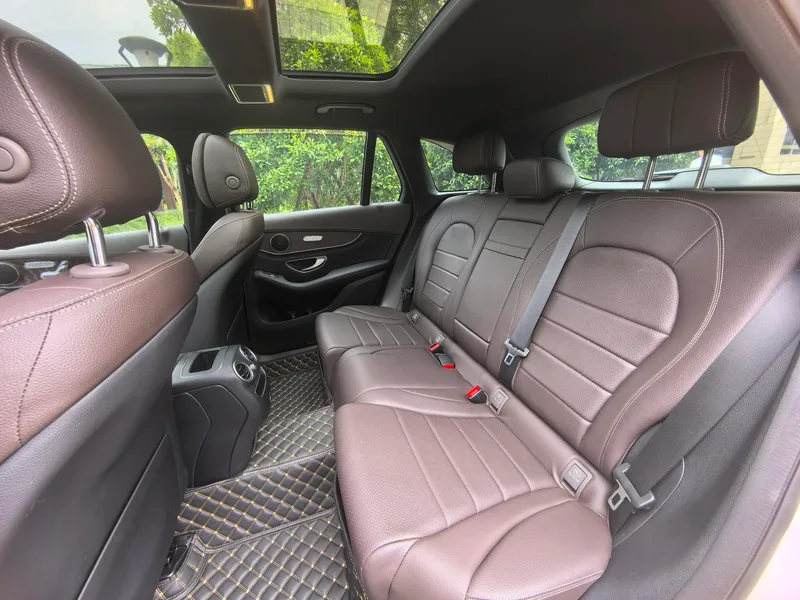 Mercedes-Benz GLC 2020 GLC 300 L 4MATIC Dynamic interior photo 10