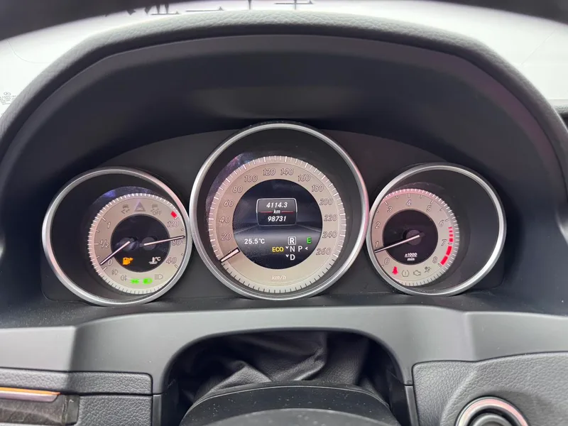 Mercedes-Benz E-Class (Imported) 2014 E 260 Coupé convertible interior foto 9