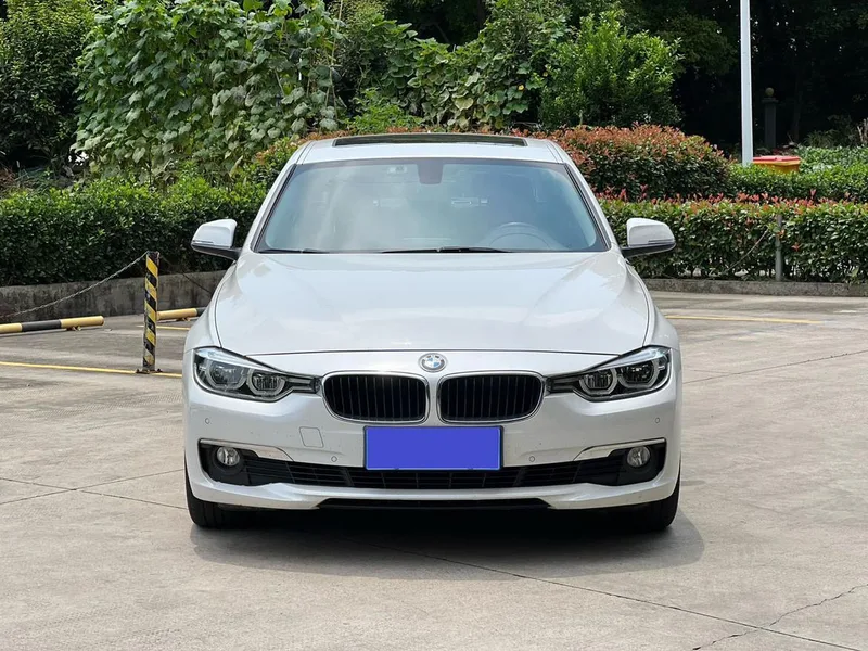 BMW 3 Series 2017 320Li Fashionable exterior photo 2