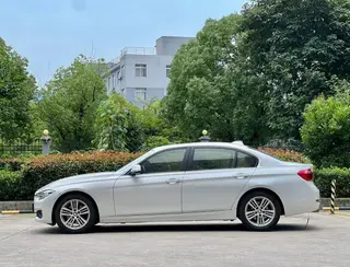 BMW 3 Series 2017 320Li Fashionable exterior photo 3