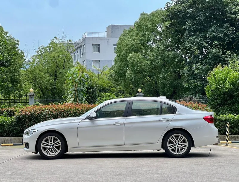 BMW 3 Series 2017 320Li Fashionable exterior photo 3