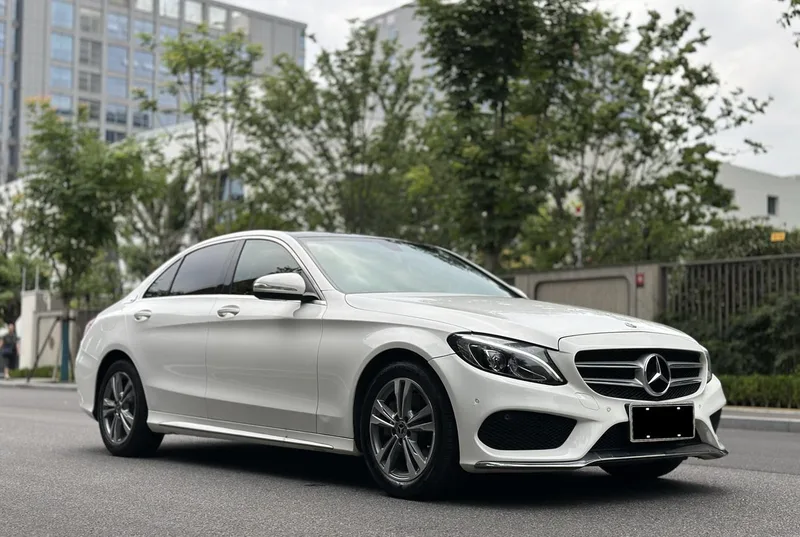 Mercedes-Benz C-Class 2018 C 200 L Sports version exterior photo 3