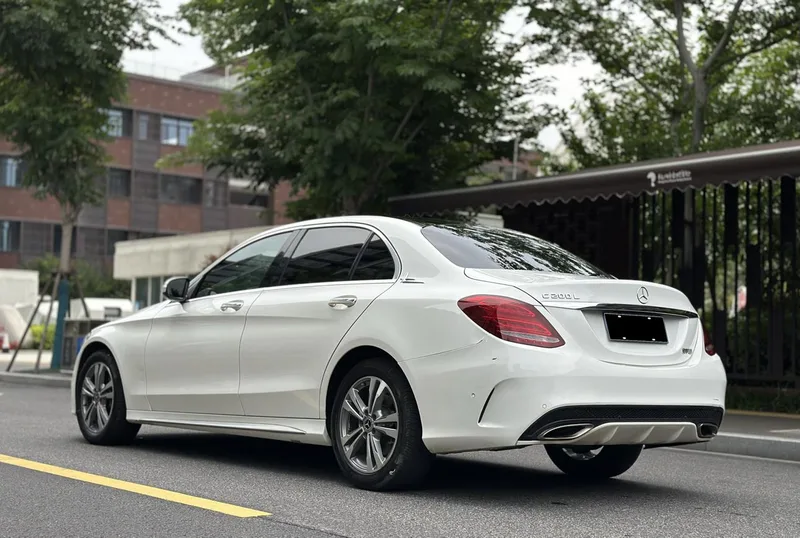 Mercedes-Benz C-Class 2018 C 200 L Sports version exterior photo 4