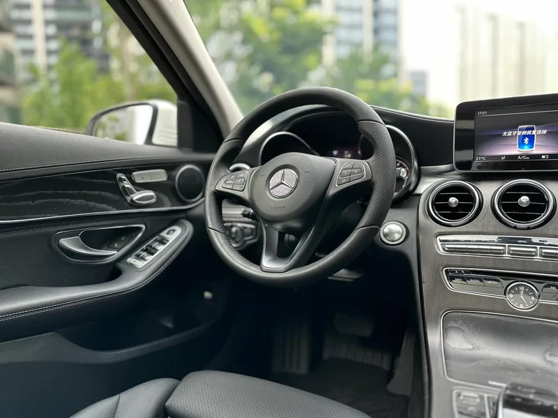 Mercedes-Benz C-Class 2018 C 200 L Sports version interior photo 14