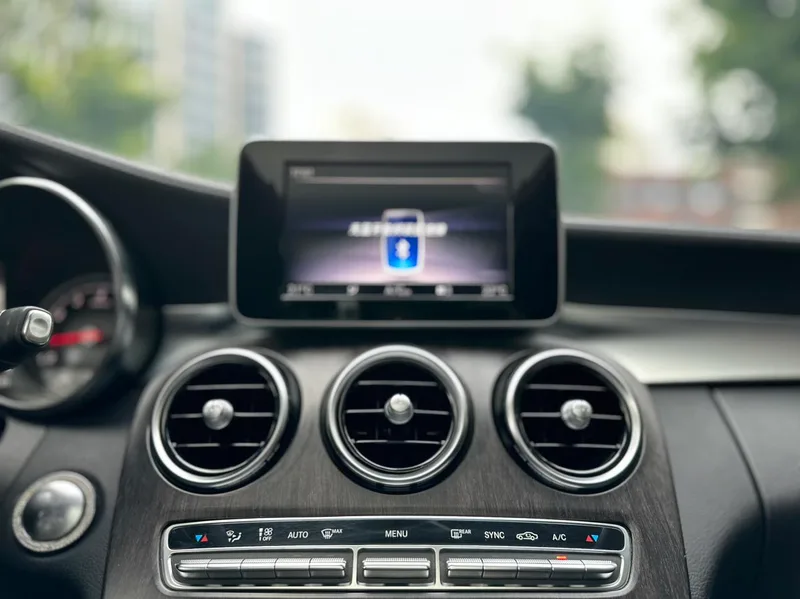 Mercedes-Benz C-Class 2018 C 200 L Sports version interior photo 15