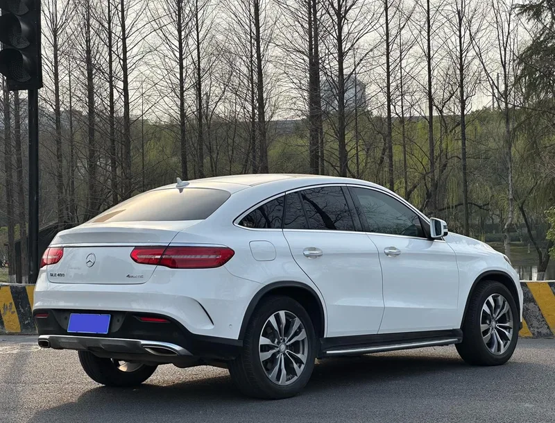 Mercedes-Benz GLE Coupe 2017 GLE 400 4MATIC coupe SUV exterior photo 7