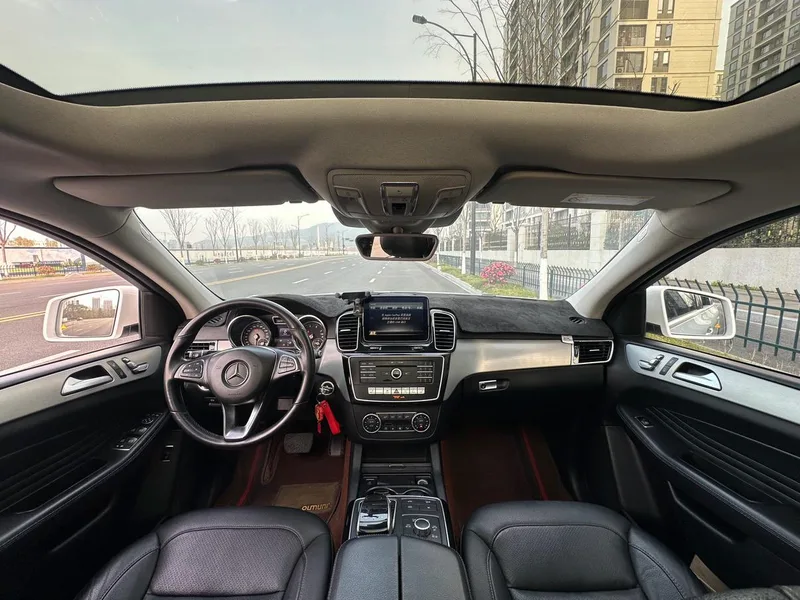 Mercedes-Benz GLE Coupe 2017 GLE 400 4MATIC coupe SUV exterior photo 9