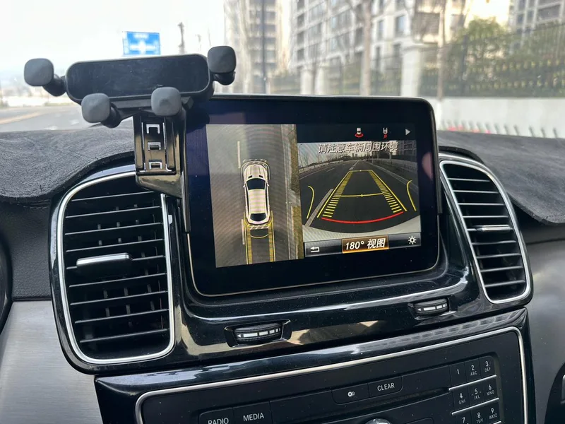 Mercedes-Benz GLE Coupe 2017 GLE 400 4MATIC coupe SUV interior photo 18