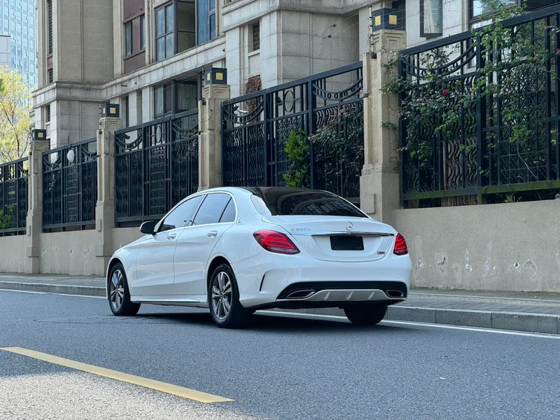 Mercedes-Benz C-Class 2017 C 200 L Version sportive extérieur photo 3