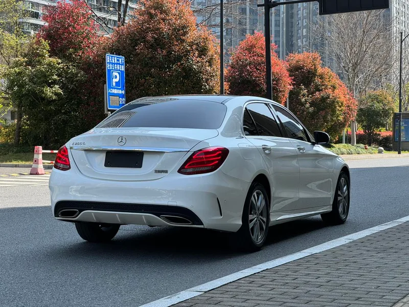 Mercedes-Benz C-Class 2017 C 200 L Version sportive extérieur photo 5