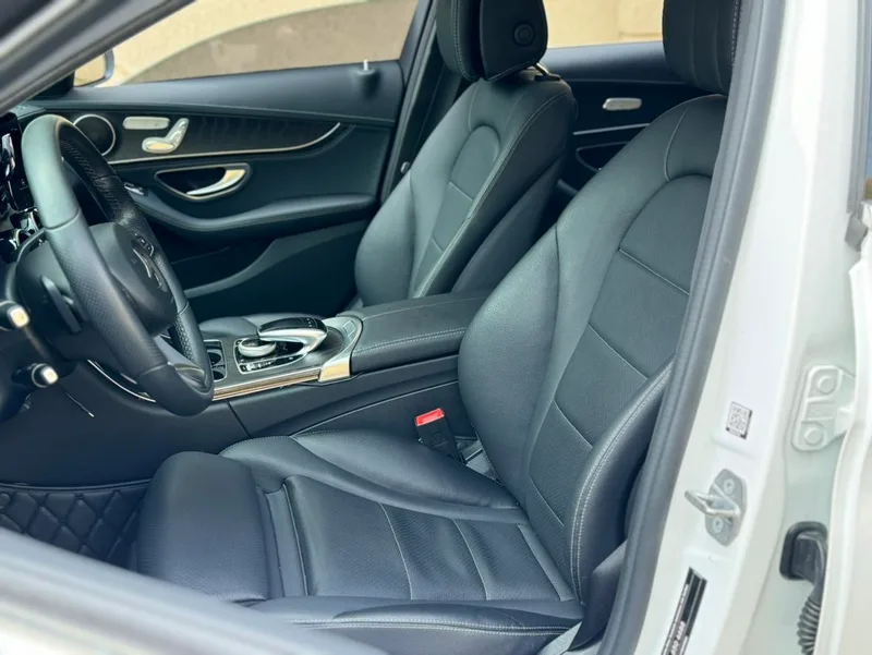 Mercedes-Benz C-Class 2017 C 200 L Version sportive intérieur photo 12