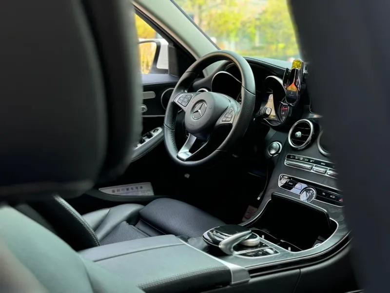 Mercedes-Benz C-Class 2017 C 200 L Version sportive intérieur photo 16