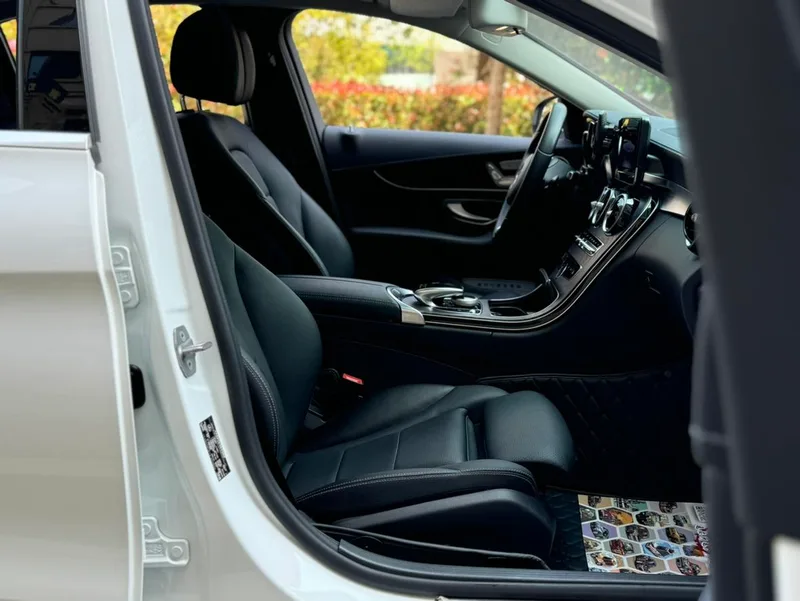 Mercedes-Benz C-Class 2017 C 200 L Version sportive intérieur photo 17