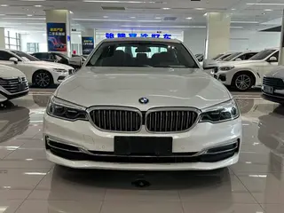 BMW 5 Series 2020 530Li Leading Type Luxury Set exterior photo 2