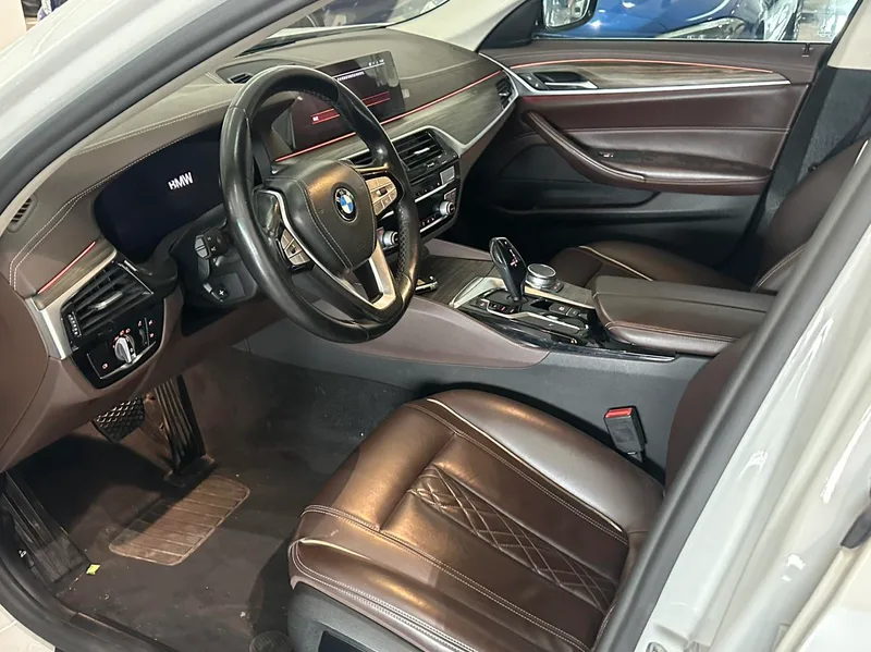 BMW 5 Series 2020 530Li Leading Type Luxury Set interior photo 7