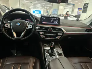 BMW 5 Series 2020 530Li Leading Type Luxury Set interior photo 9