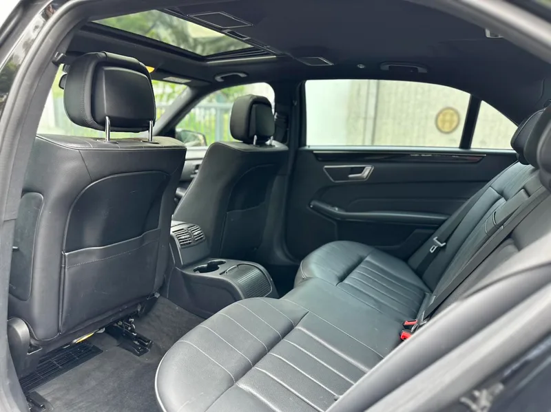 Mercedes-Benz E-Class 2015 E 180 L Sporty interior photo 11