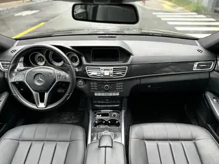 Mercedes-Benz E-Class 2015 E 180 L Sporty interior photo 13