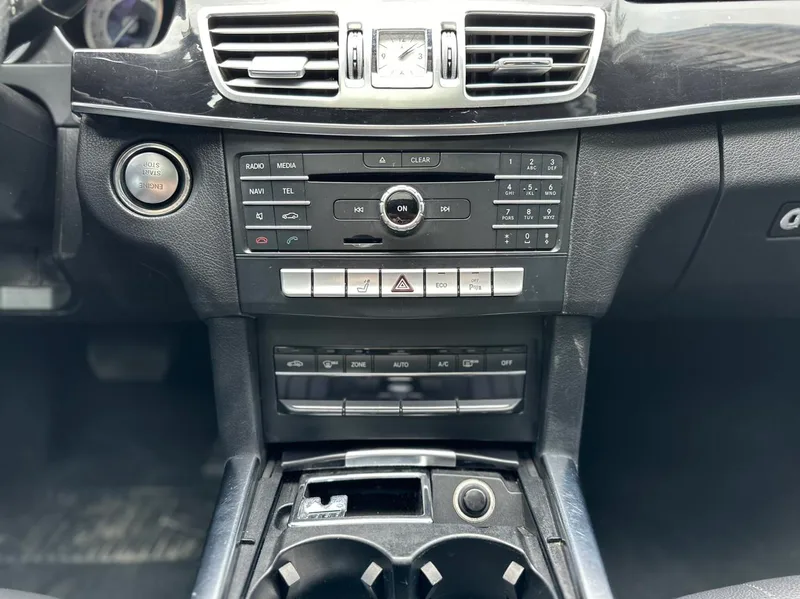 Mercedes-Benz E-Class 2015 E 180 L Sporty interior photo 14