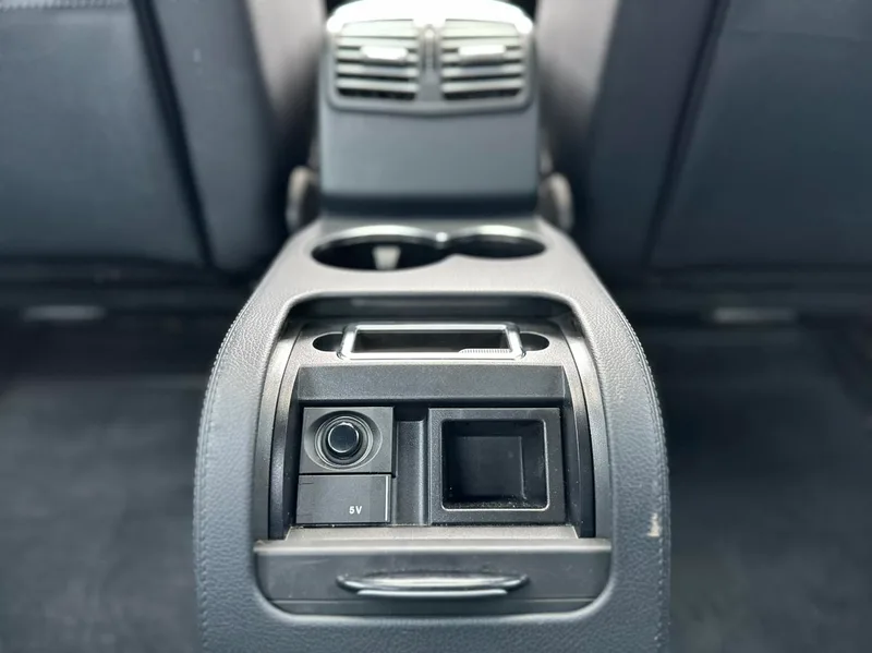 Mercedes-Benz E-Class 2015 E 180 L Sporty interior photo 18