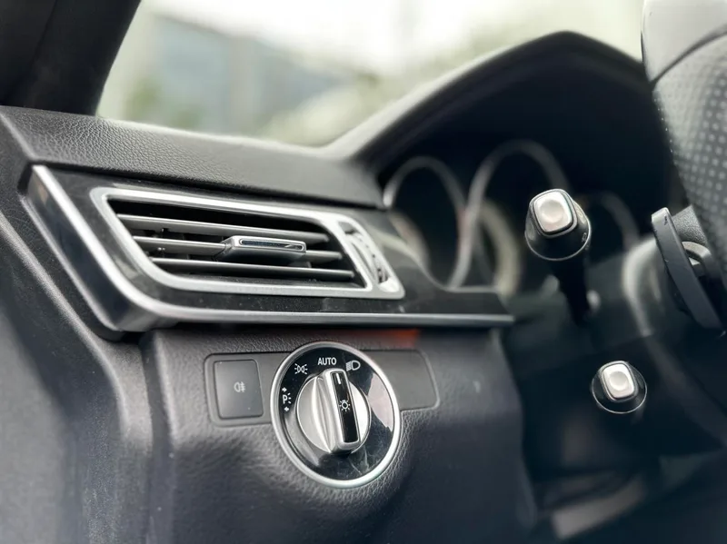 Mercedes-Benz E-Class 2015 E 180 L Sporty interior photo 20