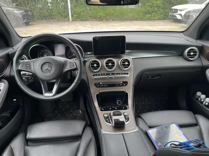 Mercedes-Benz GLC 2017 GLC 300 4MATIC Type dynamique intérieur photo 6
