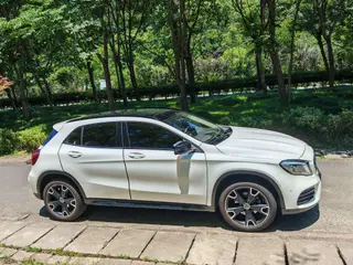 Mercedes-Benz GLA 2019 GLA 220 4MATIC Sporty exterior photo 3