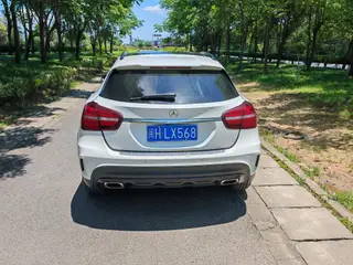 Mercedes-Benz GLA 2019 GLA 220 4MATIC Sporty exterior photo 6