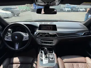 BMW 7 Series 2022 740Li Type de luxe M Ensemble de sport extérieur photo 6