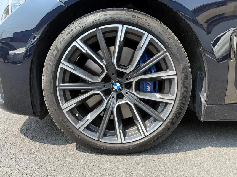 BMW 7 Series 2022 740Li Type de luxe M Ensemble de sport extérieur photo 9