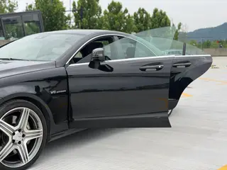 Mercedes-Benz CLS 2012 AMG CLS 63 intérieur photo 17