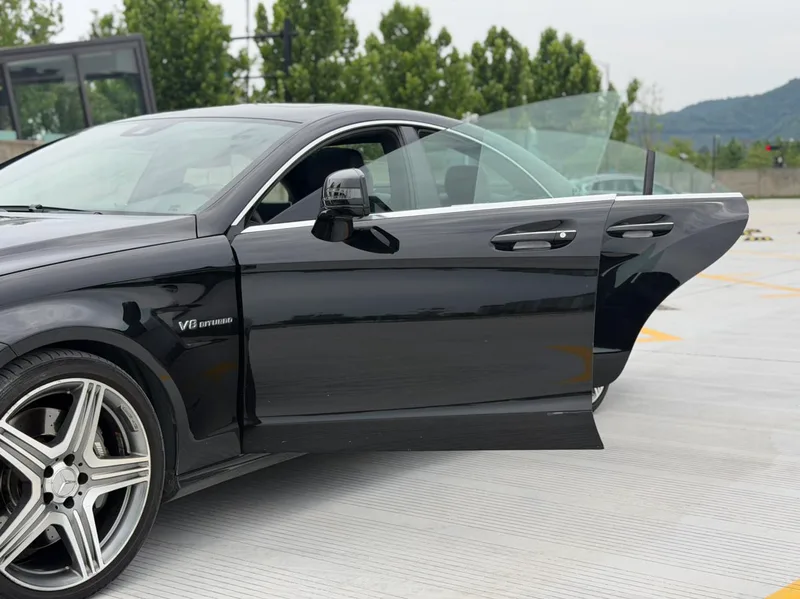 Mercedes-Benz CLS 2012 AMG CLS 63 intérieur photo 17