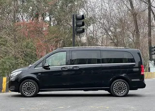 Mercedes-Benz V-Class 2017 V 260 L Distinguished extended version exterior photo 4