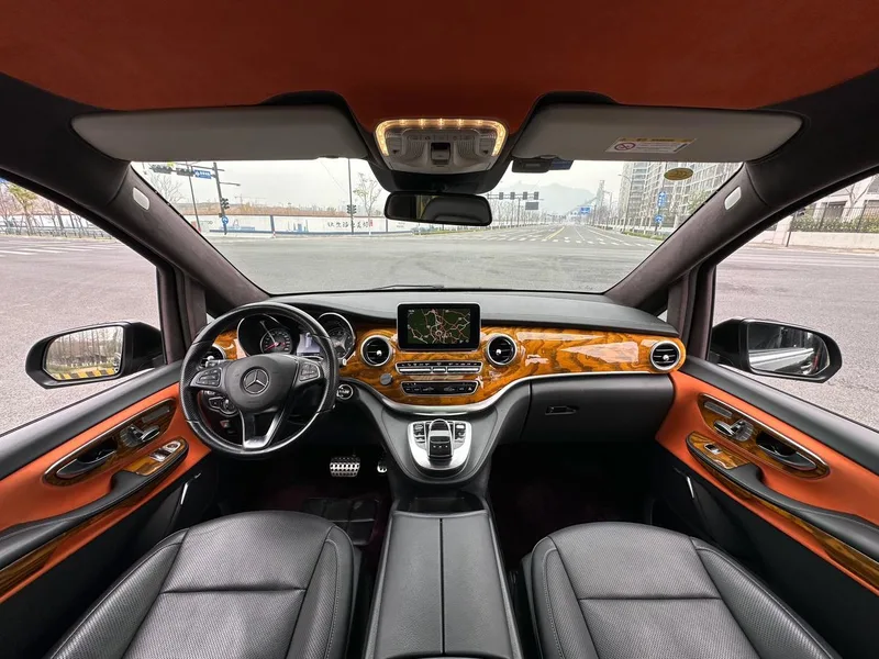 Mercedes-Benz V-Class 2017 V 260 L Distinguished extended version exterior photo 9