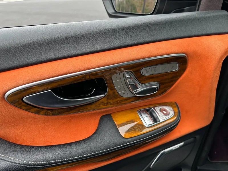 Mercedes-Benz V-Class 2017 V 260 L Distinguished extended version interior photo 20