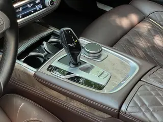 BMW 7 Series 2019 Restyling 740Li Leading Type Luxury Set interior photo 19